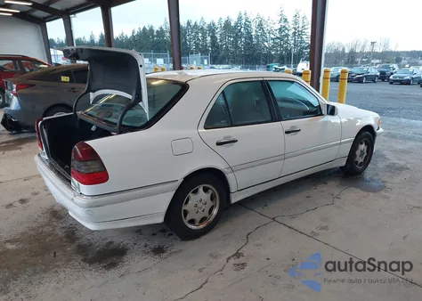 1999 Mercedes-Benz C 230 Kompressor z USA, uszkodzony, nr VIN WDBHA24G1XA803812